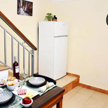 Kostas House, Old Venetian Harbor Chania