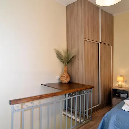 Kostas House, Old Venetian Harbor Chania ハニア