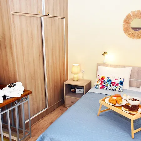 Kostas House, Old Venetian Harbor Chania * ハニア