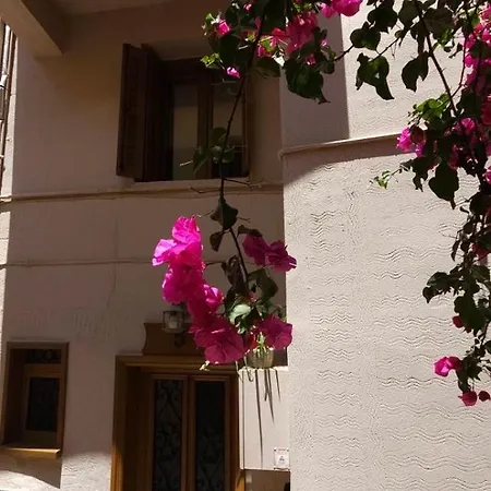 Kostas House, Old Venetian Harbor Chania Apartment