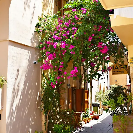 Kostas House, Old Venetian Harbor Chania *