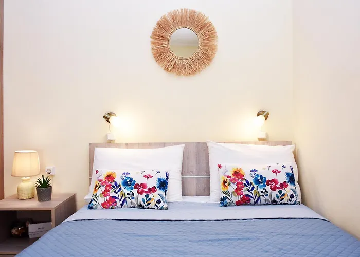 Kostas House, Old Venetian Harbor Chania *