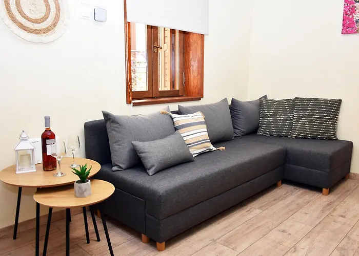 Kostas House, Old Venetian Harbor Chania * La Canea