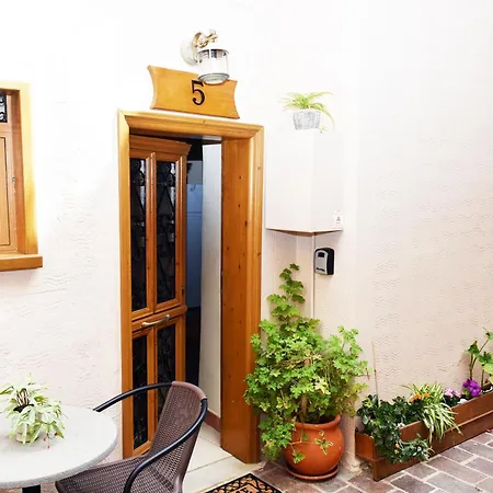 Kostas House, Old Venetian Harbor Chania Apartman